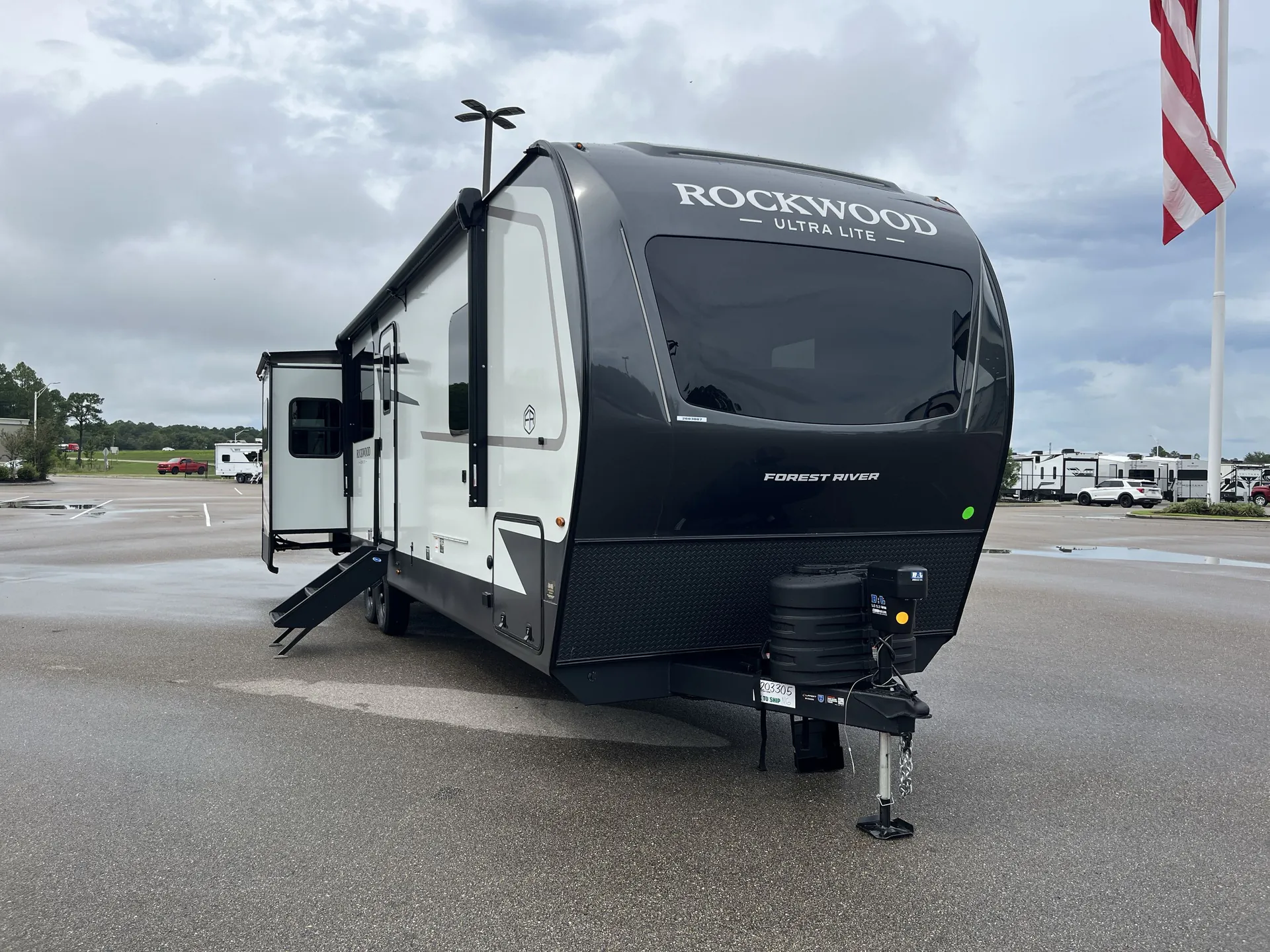 2027 Forest River Rockwood Ultra Lite 2921RL