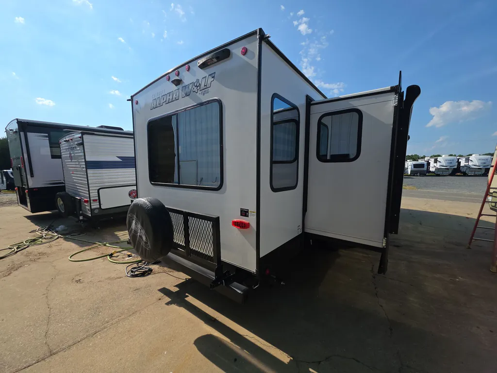 2024 Forest River Cherokee Alpha Wolf 26RL, Photos photo 8