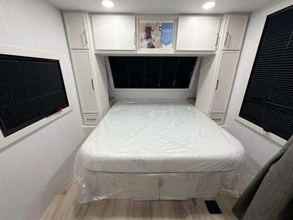 2026 Brinkley Model I 235, Photos photo 10