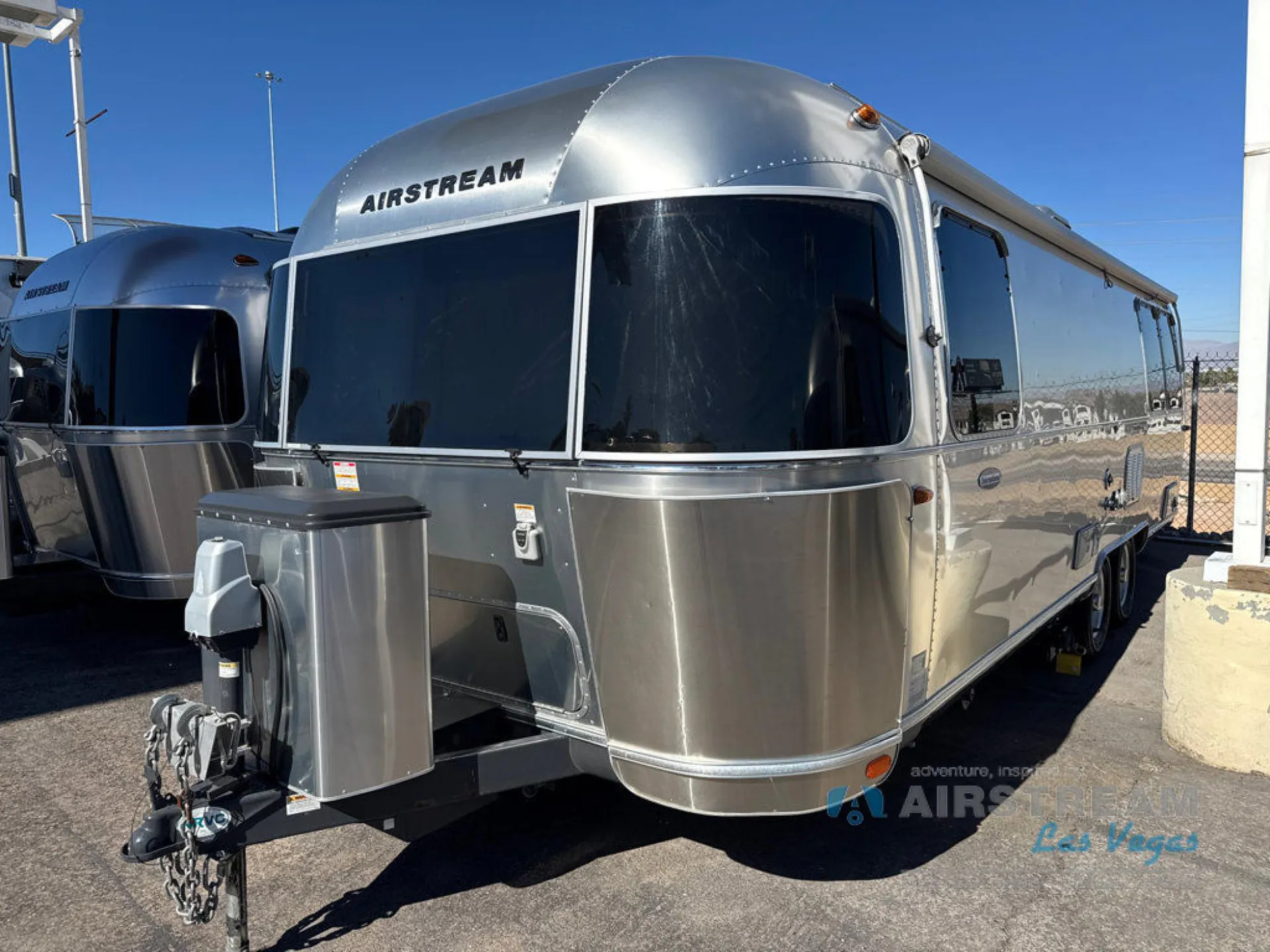 2016 Airstream International 27FB - Photo 2