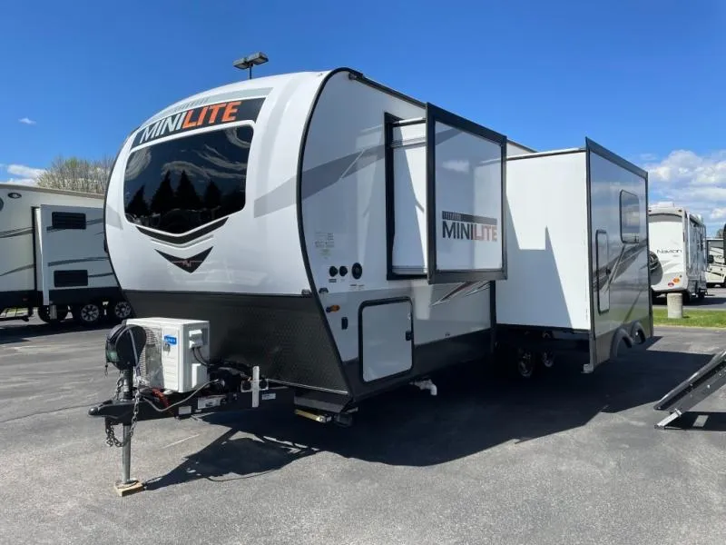 2022 Forest River Rockwood Mini Lite 2511S - Photo 3