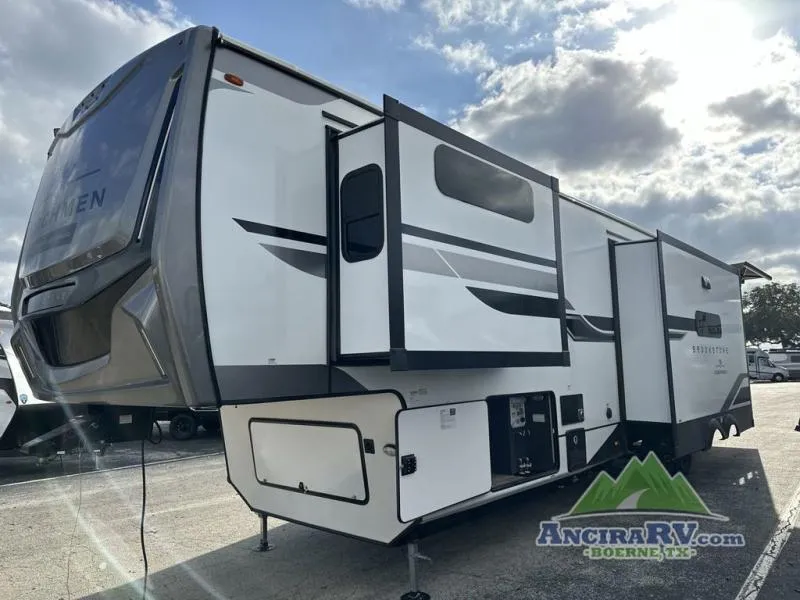 2025 Coachmen Brookstone 318RLL - Photo 4
