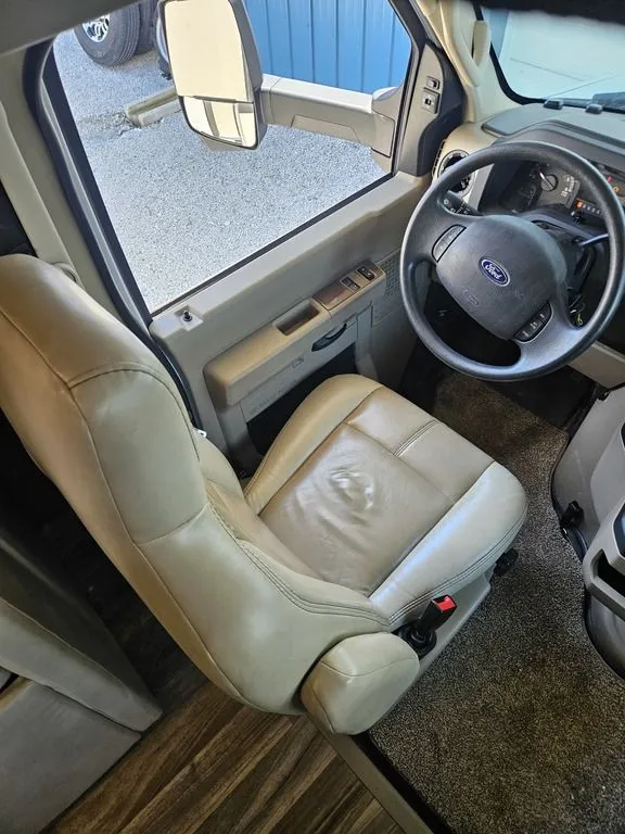 2018 Thor Motor Coach Quantum WS31 - Photo 3