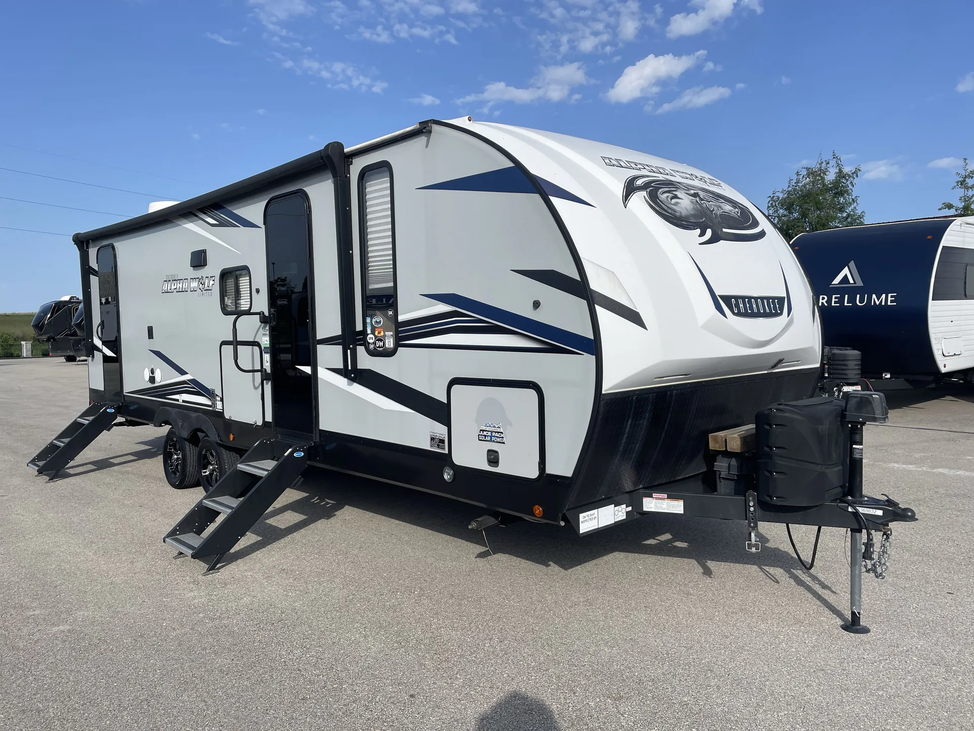 2022 Forest River Cherokee Alpha Wolf 26DBH-L