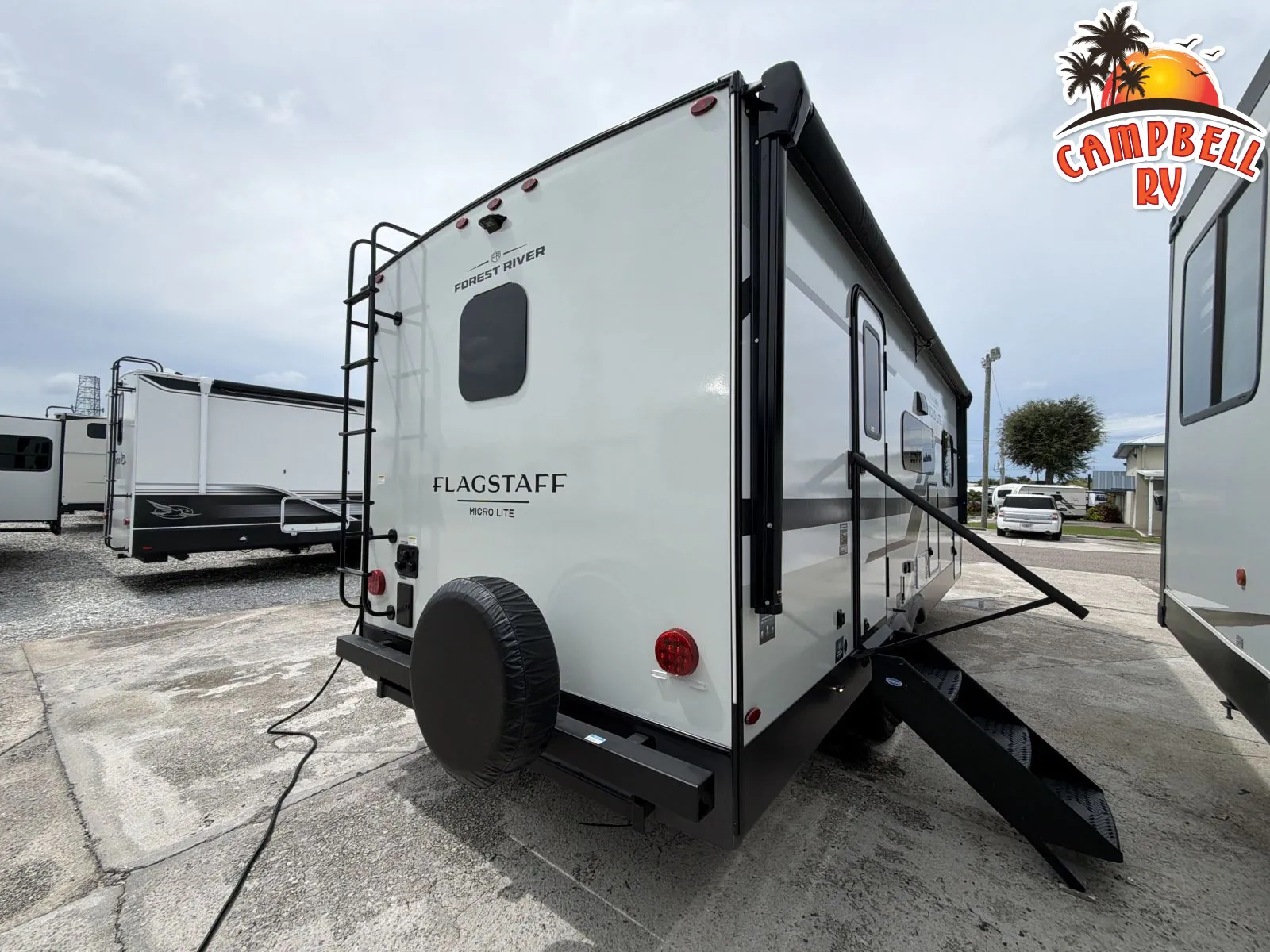 2027 Forest River Flagstaff Micro Lite 25SRB — Photo 5