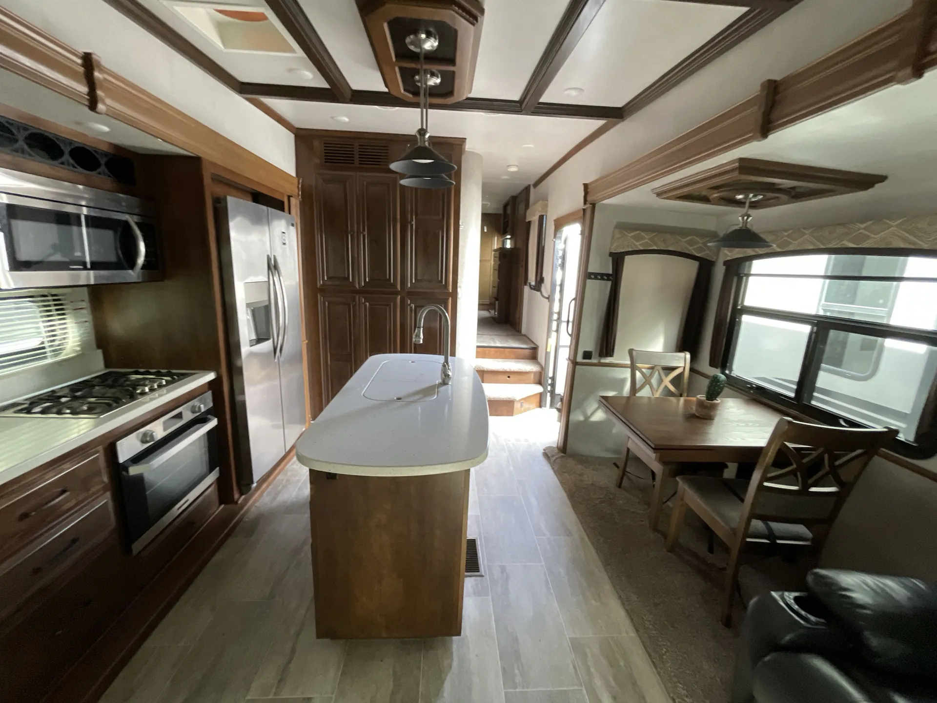 2019 Heartland Bighorn 3270RS — living area main