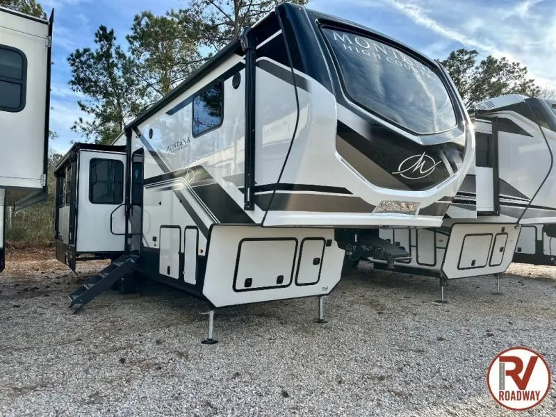 2025 Keystone Montana High Country 295RL - Photo 3