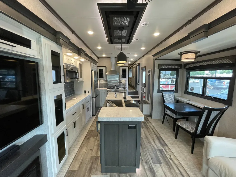2024 CrossRoads Redwood RW4120GK - Photo 4