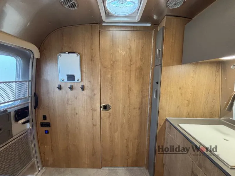 2026 Airstream Trade Wind 23FB - Photo 3