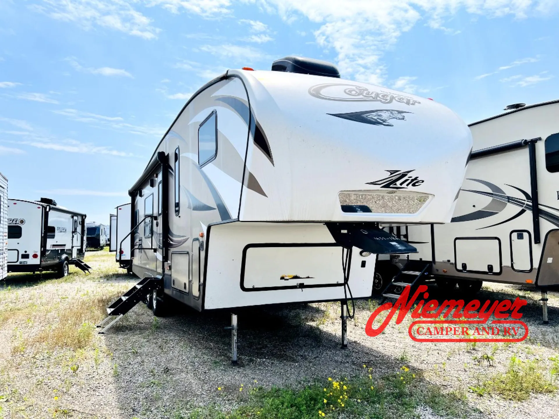 2016 Keystone Cougar XLite 27RKS - Photo 2