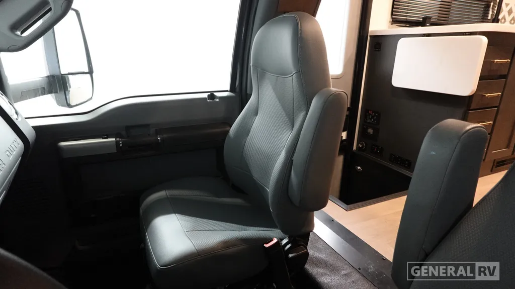 2027 NeXus RV Maximus 34MX, Photos photo 12