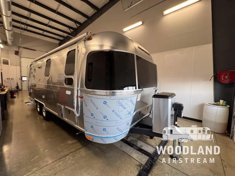 2026 Airstream Flying Cloud 25FB - Photo 2