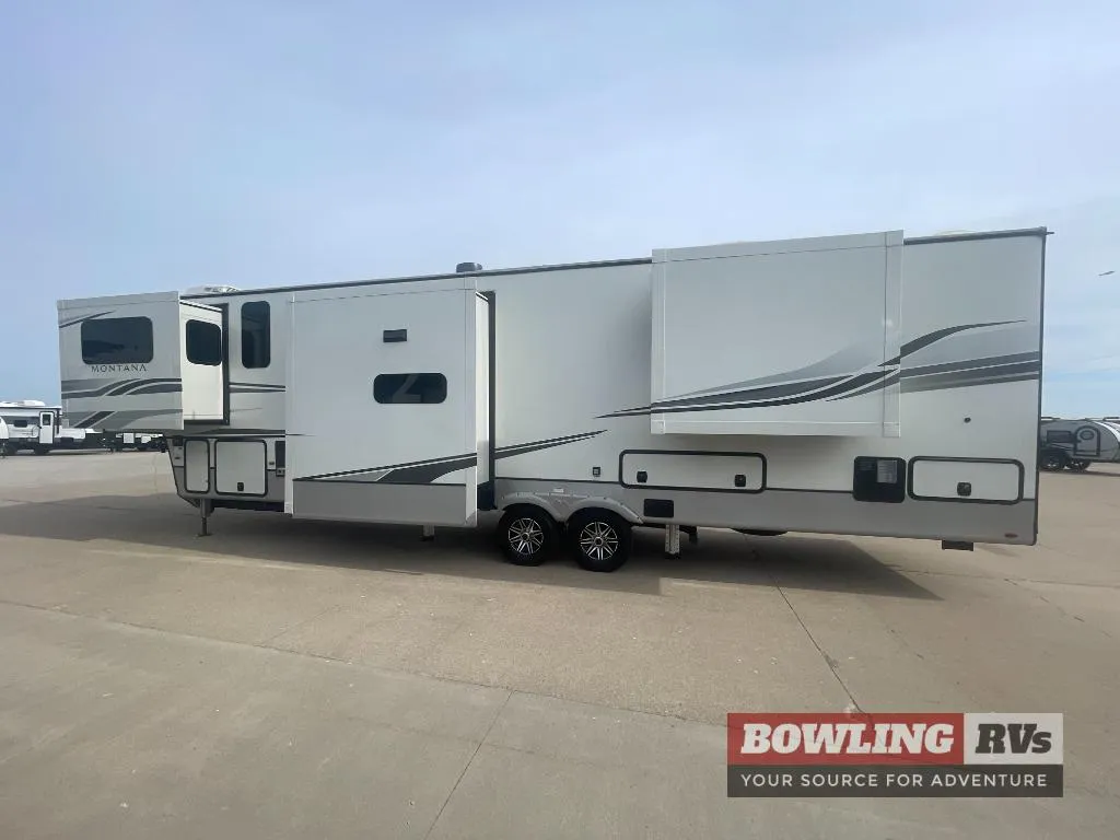 2023 Keystone Montana 3761FL - Photo 3