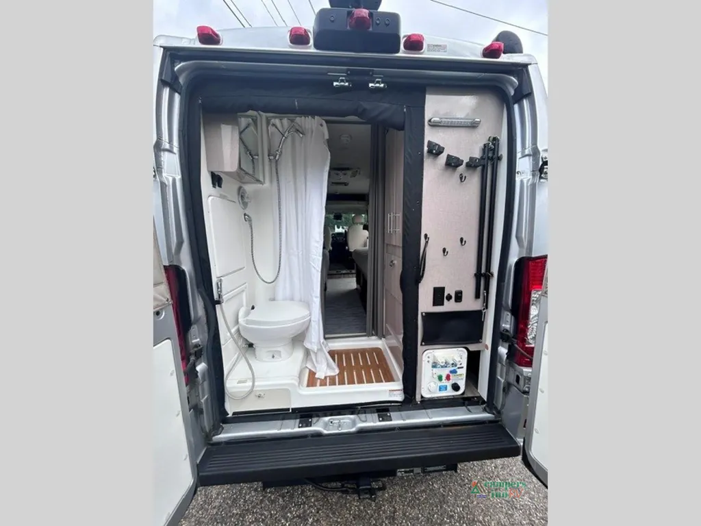 2022 Winnebago Travato 59KL, Photos photo 8
