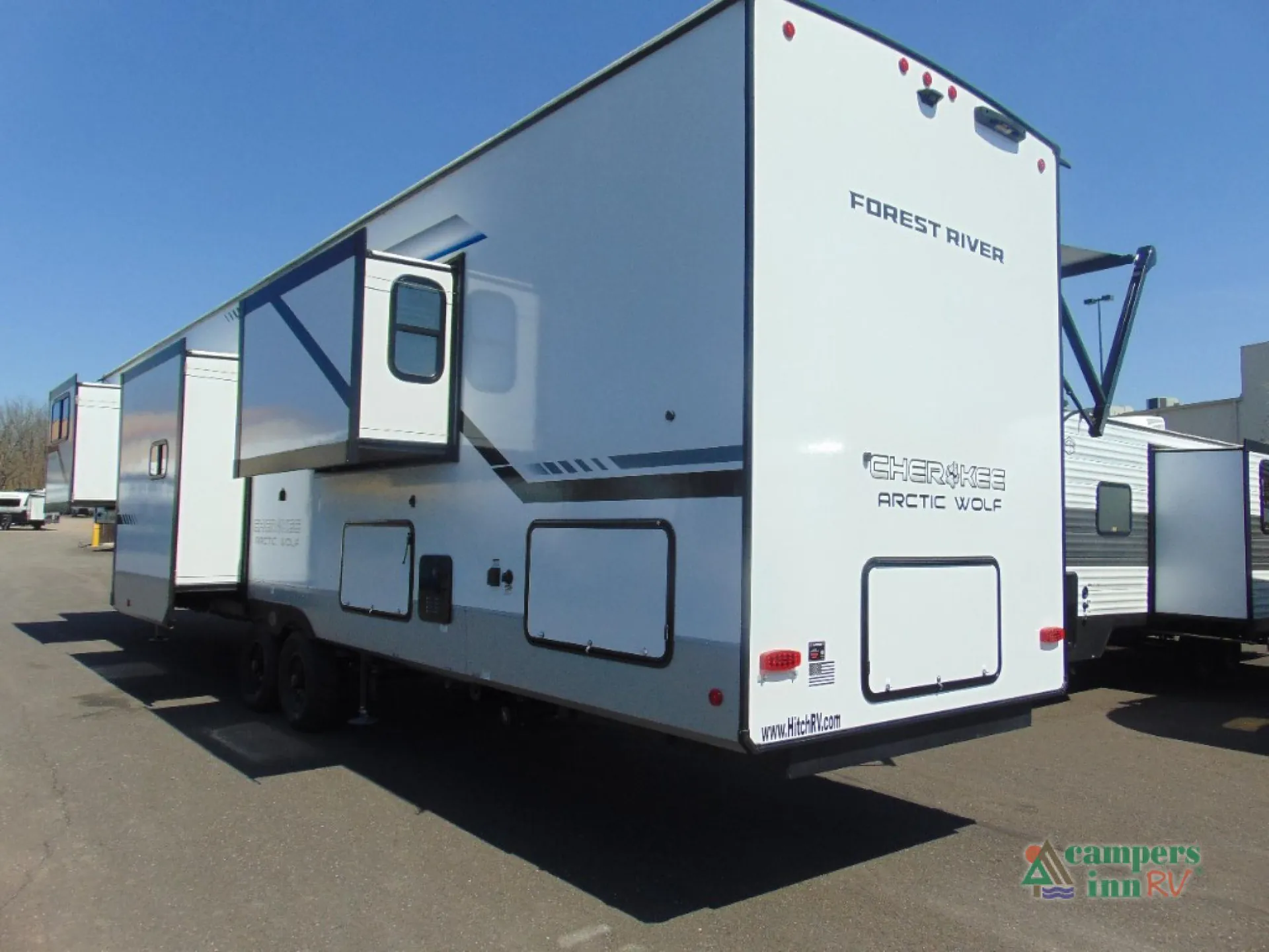 2025 Forest River Cherokee Arctic Wolf Suite 3950 SUITE - Photo 4