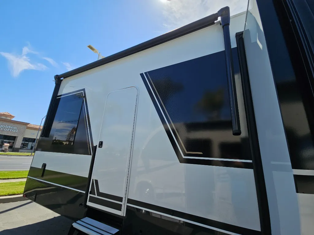 2026 Brinkley Model G 3950, Exterior photo 32