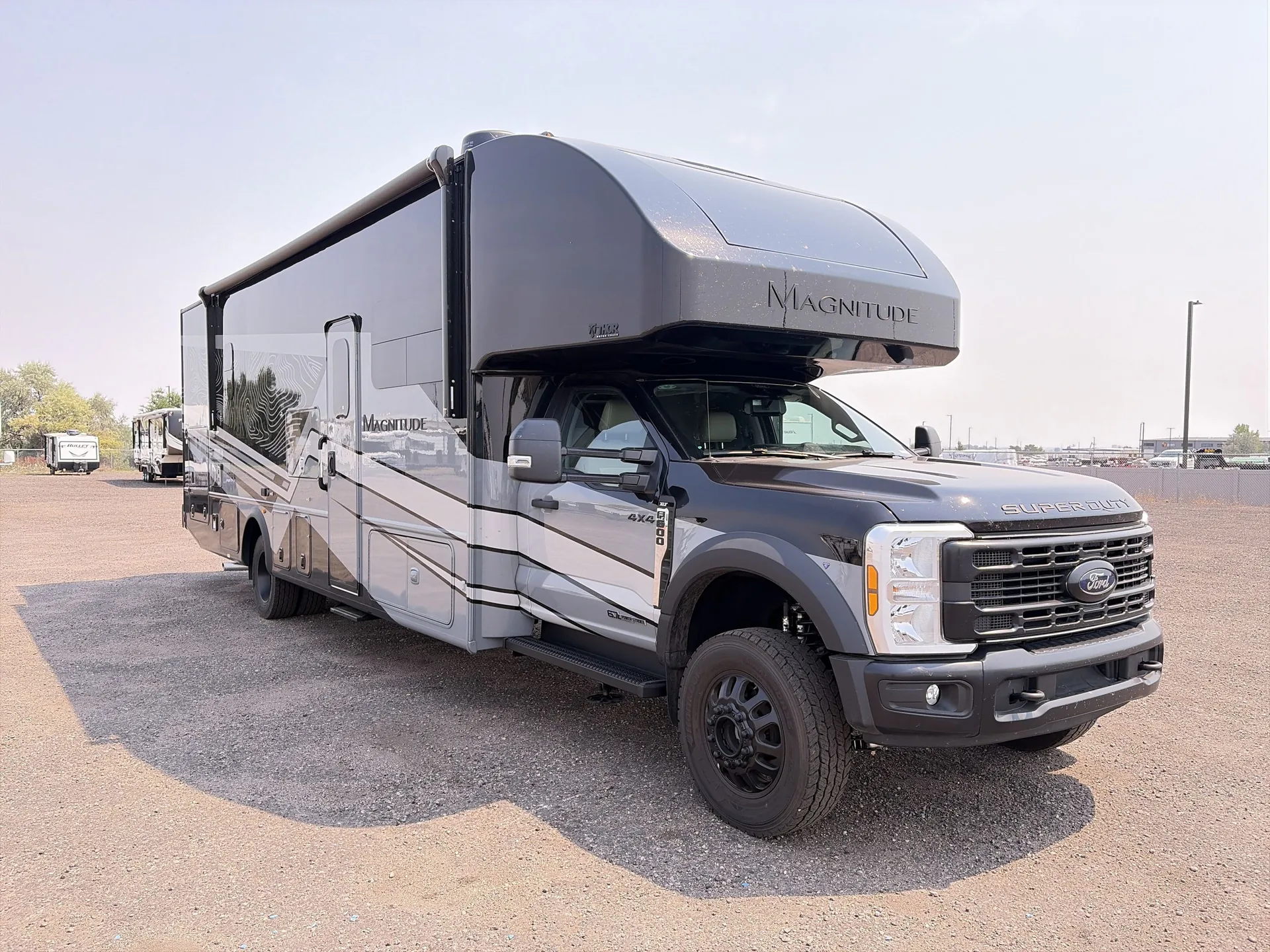 2027 Thor Motor Coach Magnitude Grand R36 - Photo 2