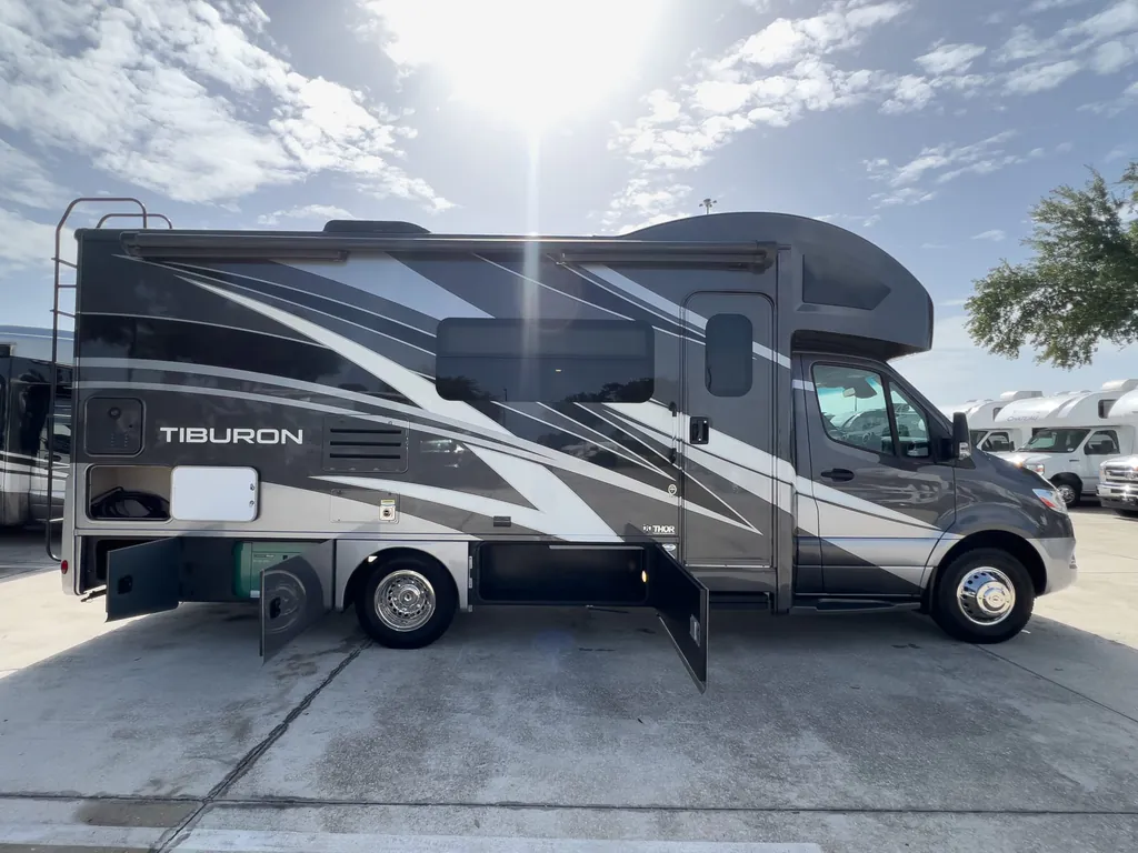 2021 Thor Motor Coach Tiburon 24FB, Photos photo 25