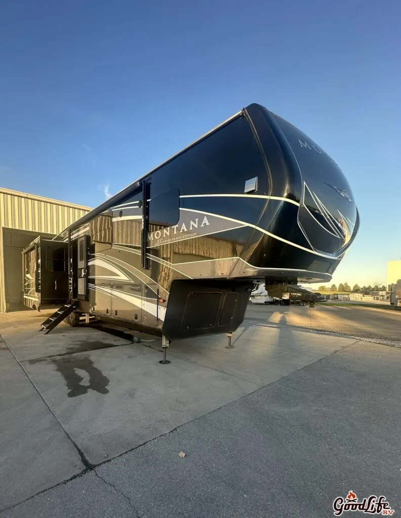 2019 Keystone Montana 3855BR - Photo 3