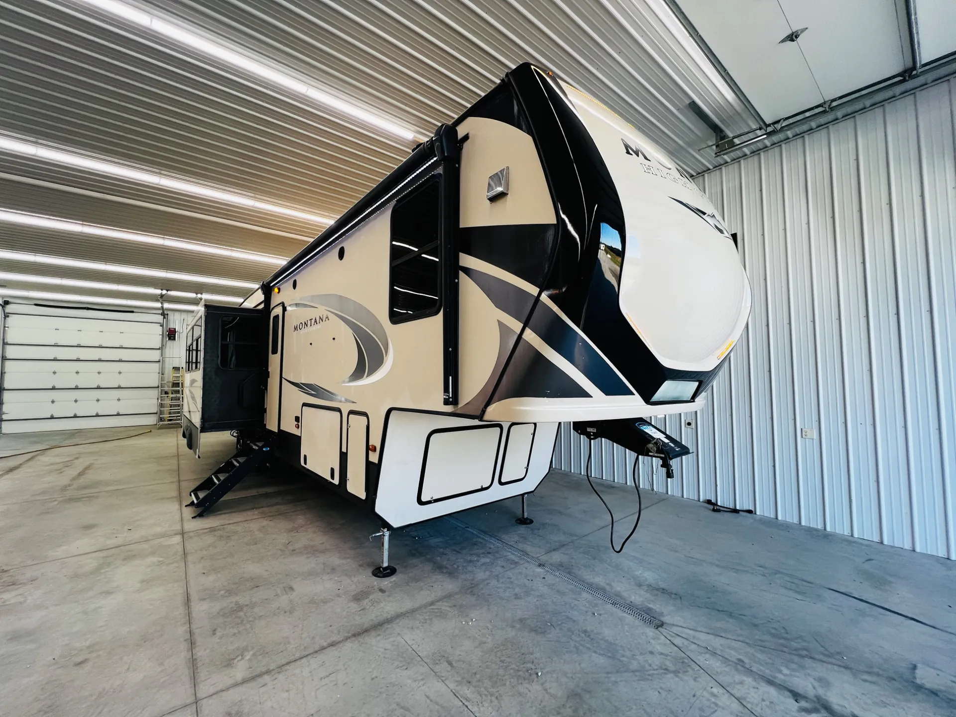 2019 Keystone Montana High Country 365BH - Photo 2