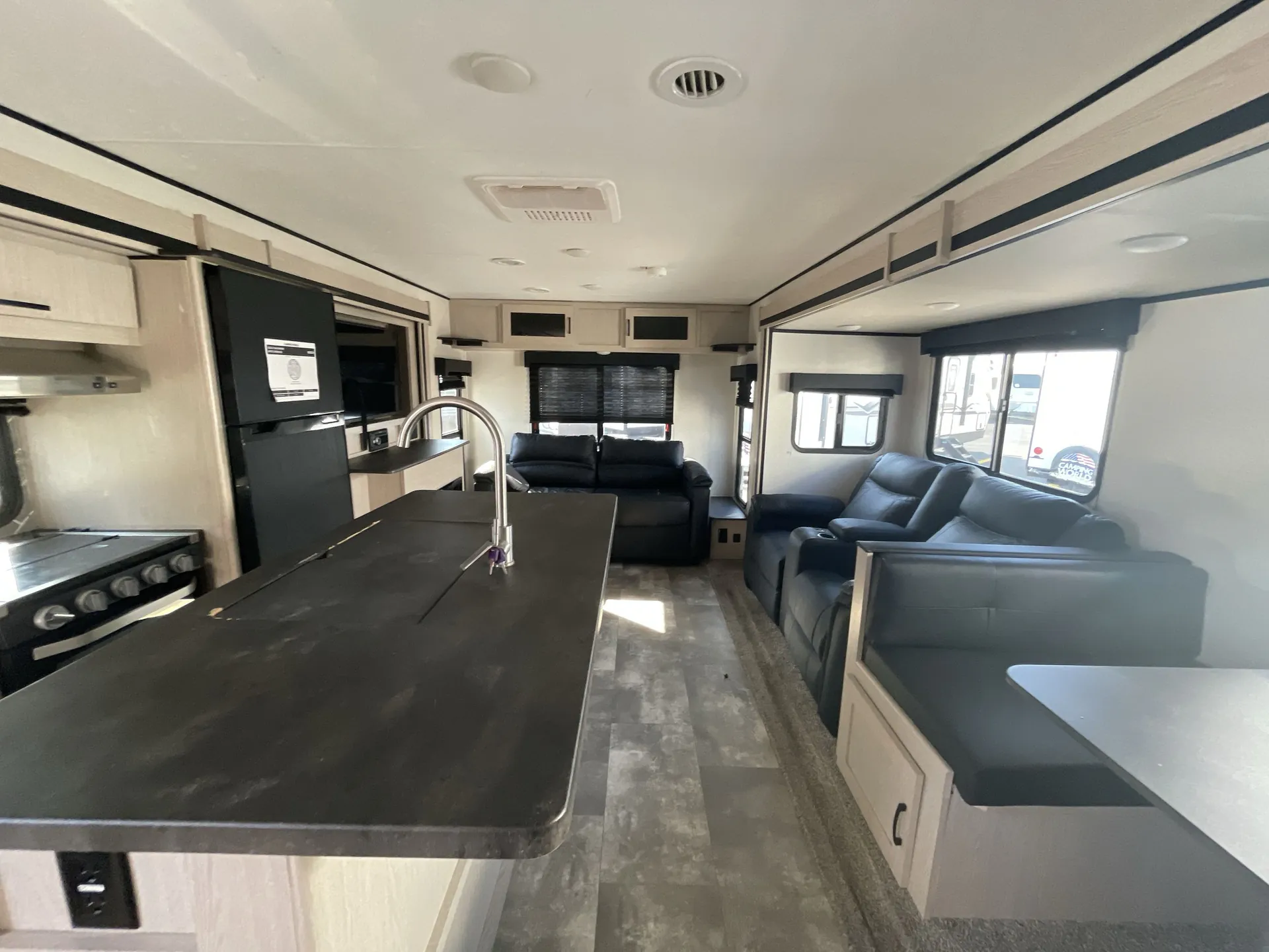 2022 Coachmen Apex Ultra-Lite 293RLDS — living area main
