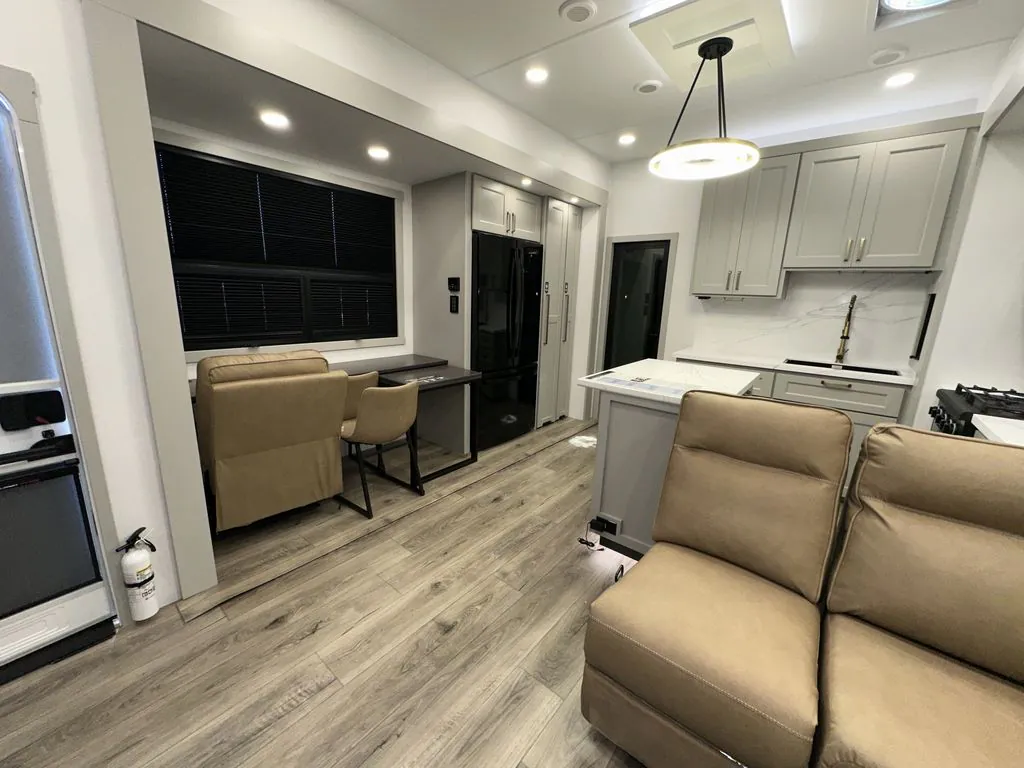 2026 Brinkley Model G 3970, Photos photo 11