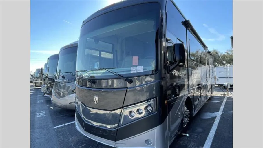 2025 Thor Motor Coach Palazzo GT 37.5 - Photo 4