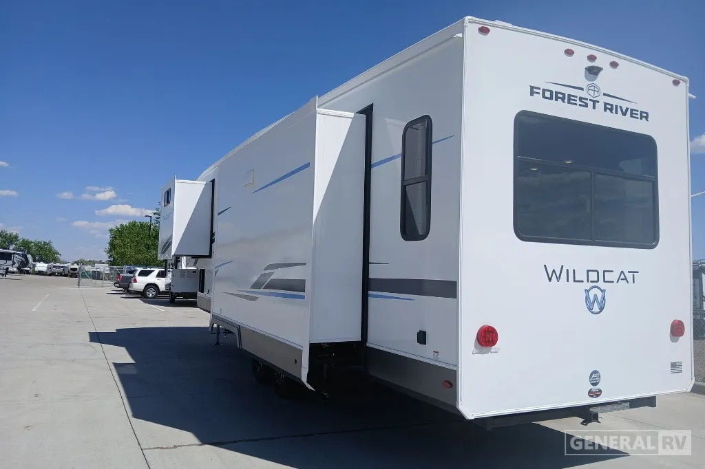 2025 Forest River Wildcat 32LIVE - Photo 4
