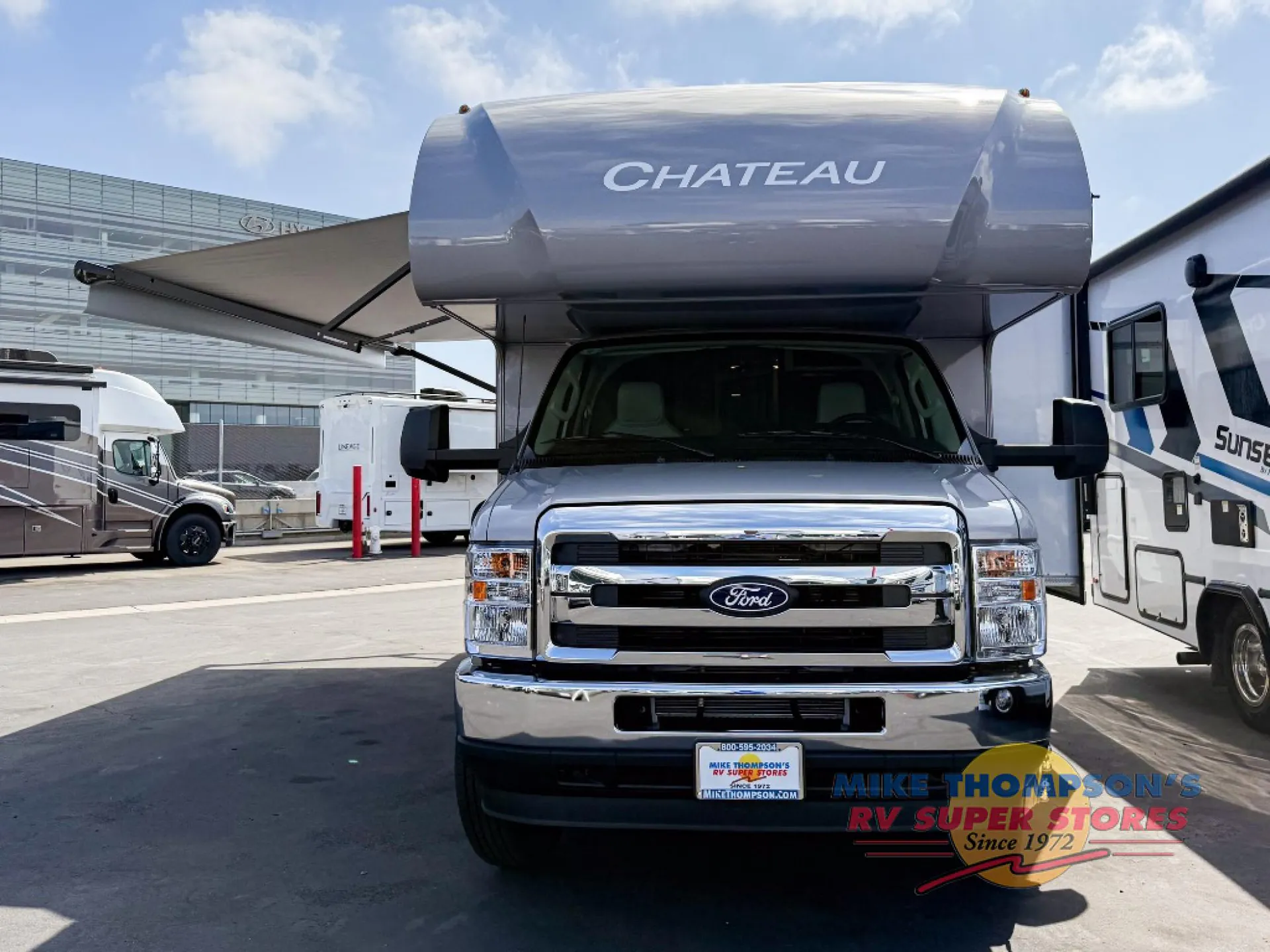 2026 Thor Motor Coach Chateau 29K - Photo 3