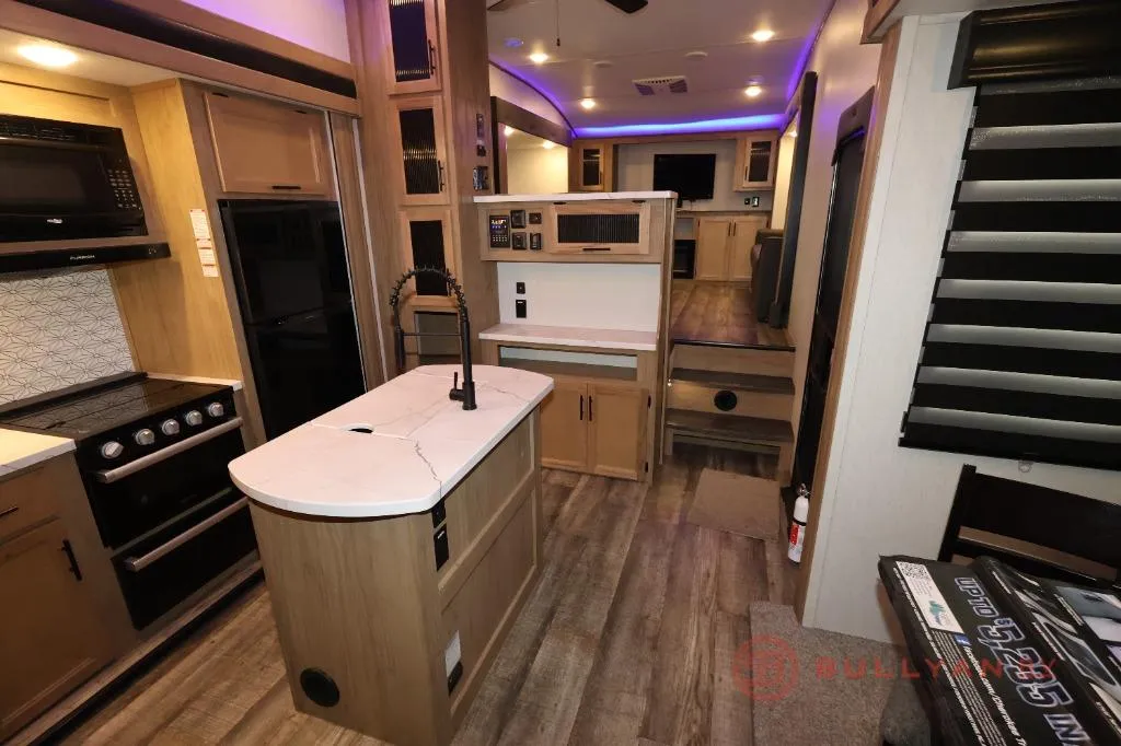 2023 Forest River Cherokee Arctic Wolf Suite 3910 - Photo 3