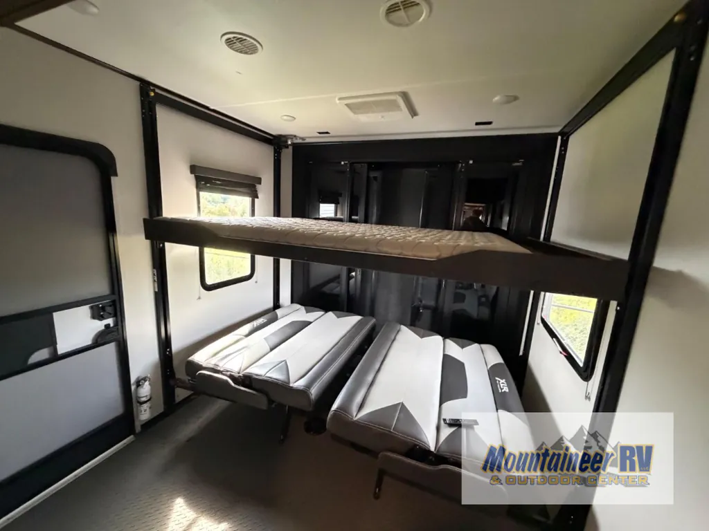 2021 Forest River XLR Hyperlite 3310, Photos photo 25