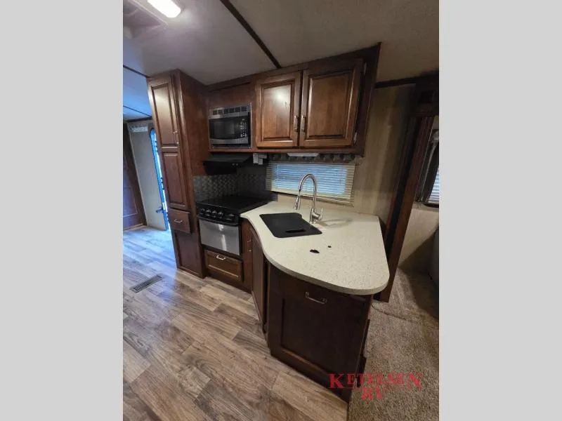 2018 Keystone Outback 298RE - Photo 3