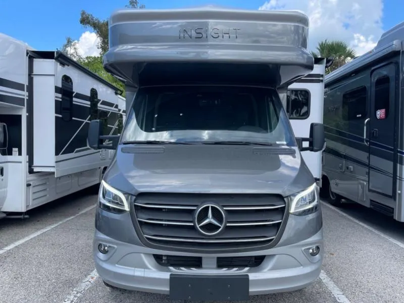 2025 Fleetwood Insight 25M - Photo 3
