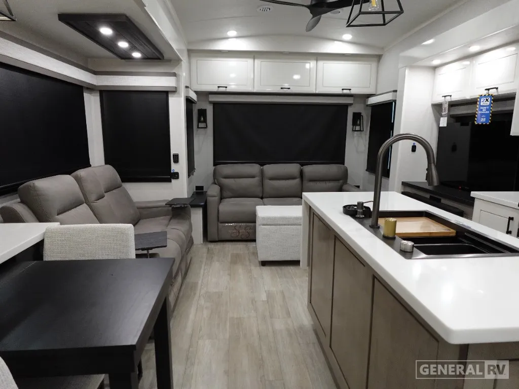 2025 Jayco Pinnacle 32RLTS - Photo 3