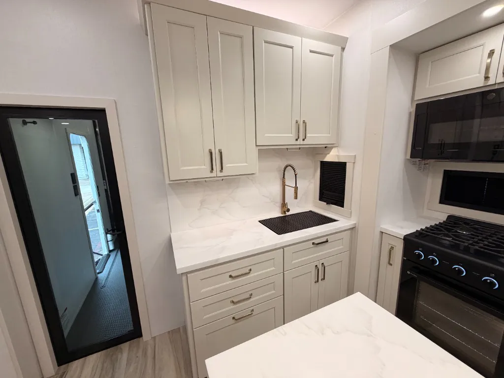2027 Brinkley Model G 3970, Photos photo 23