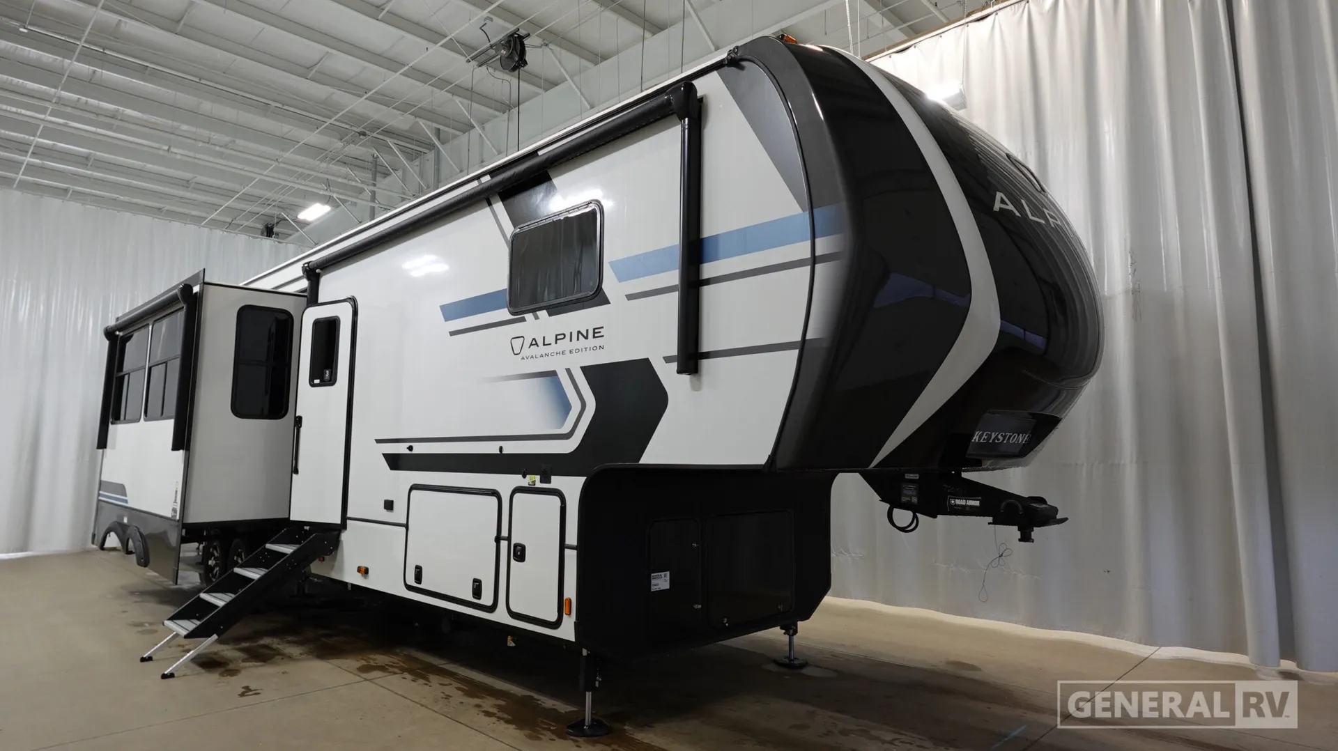 2026 Keystone Alpine Avalanche Edition 390DS - Photo 2