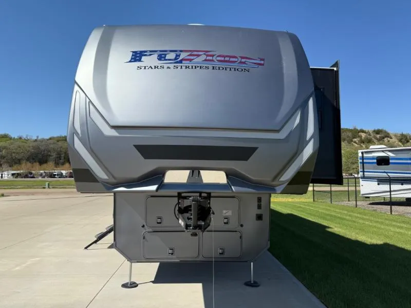 2025 Keystone Fuzion 440 - Photo 2