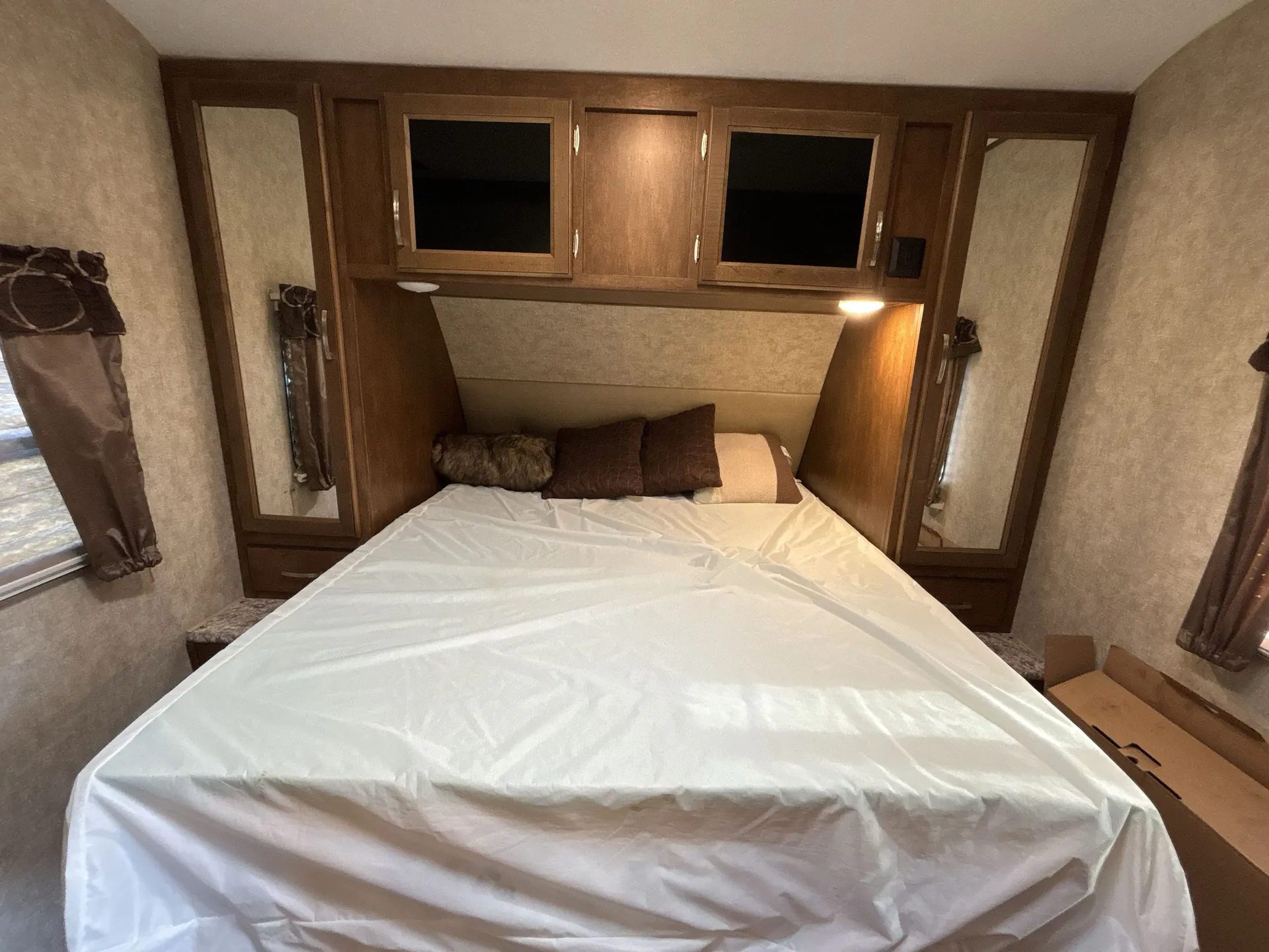 2017 Forest River Wildcat 251RBQ — living area main