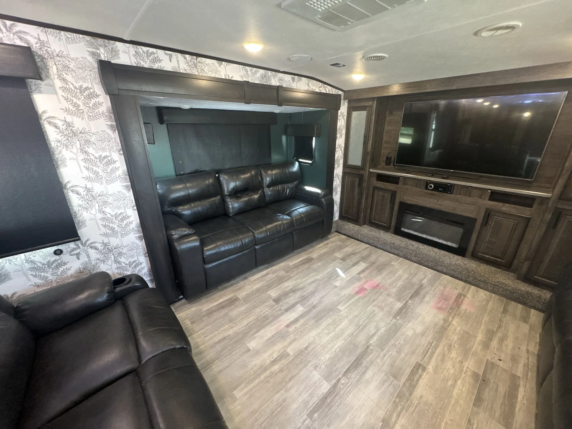 2020 Heartland ElkRidge 38FLIK — living area main