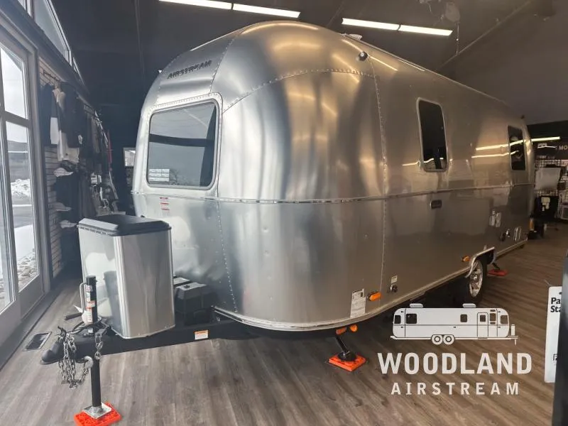 2026 Airstream World Traveler 22RB - Photo 2