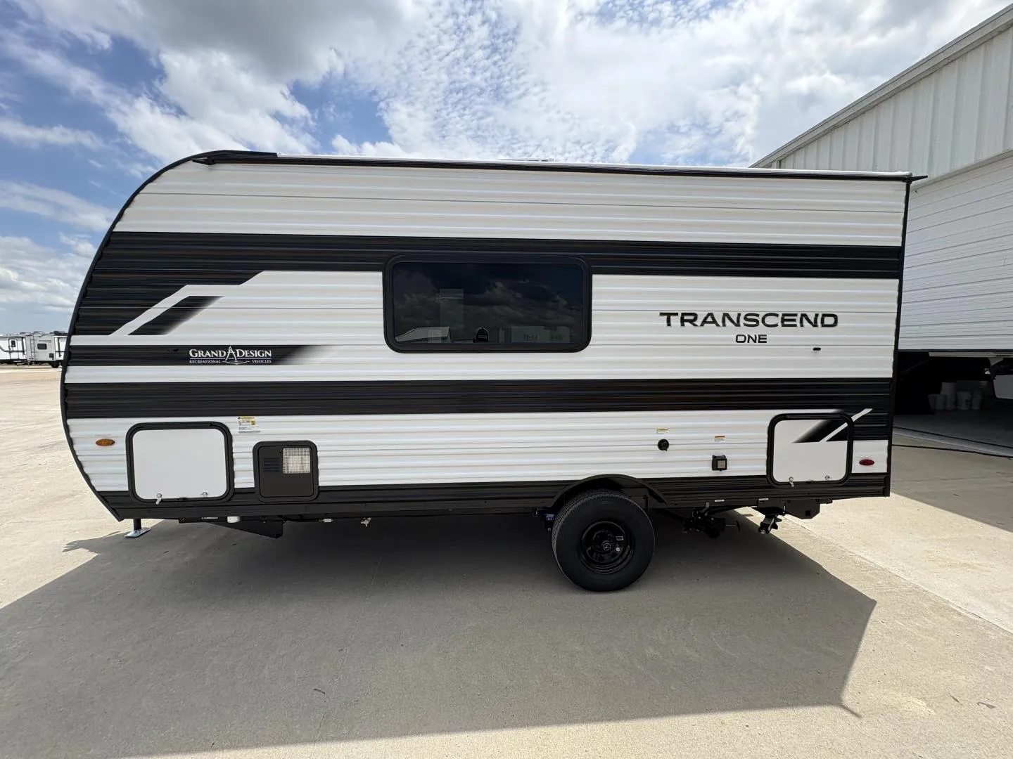 2026 Grand Design Transcend One 151BH - Photo 3