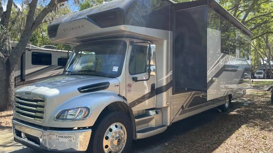 2026 Entegra Coach Accolade 37K - Photo 4