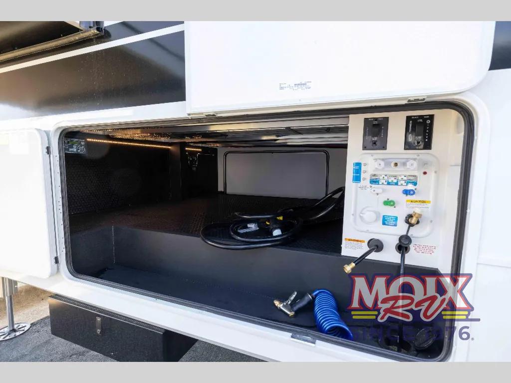 2026 Brinkley Model Z 3600, Photos photo 15