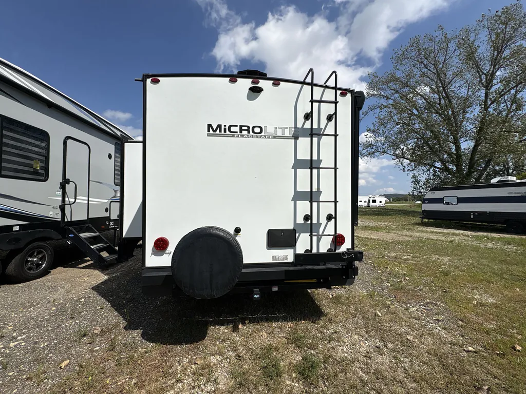 2023 Forest River Flagstaff Micro Lite 25BRDS, Photos photo 3