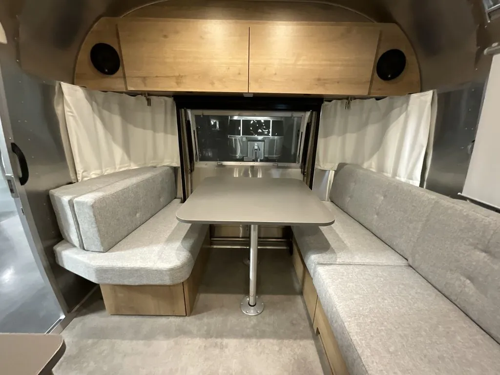 2027 Airstream Trade Wind 27FB - Photo 3