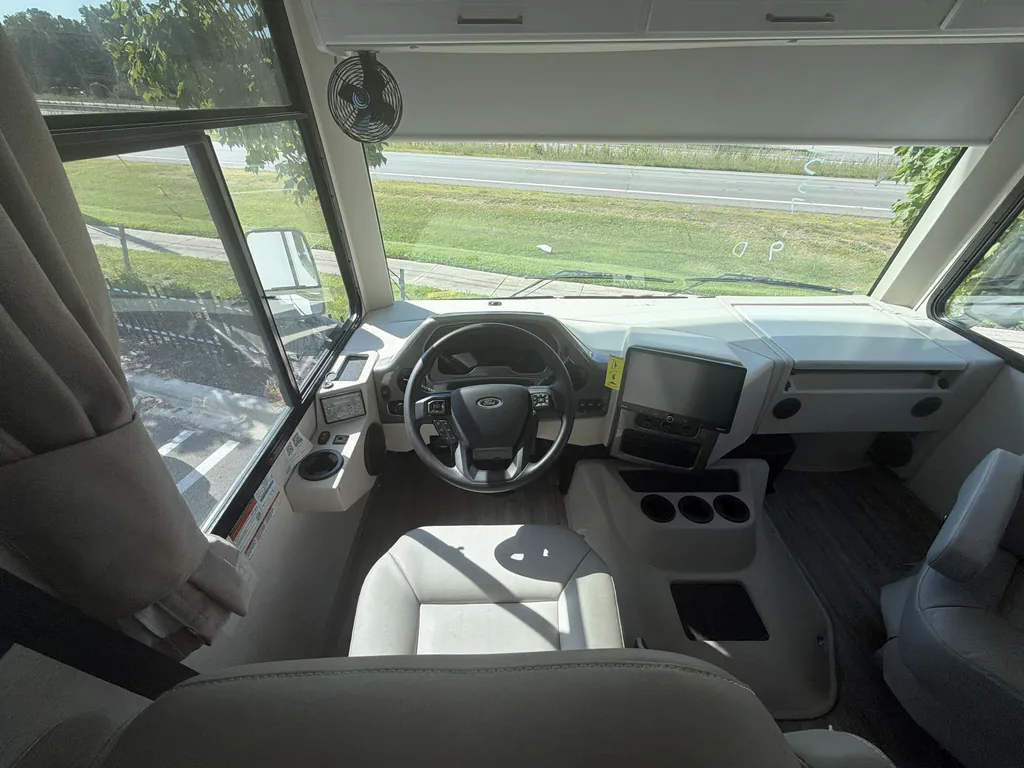 2026 Thor Motor Coach Freedom Traveler A29, Photos photo 6