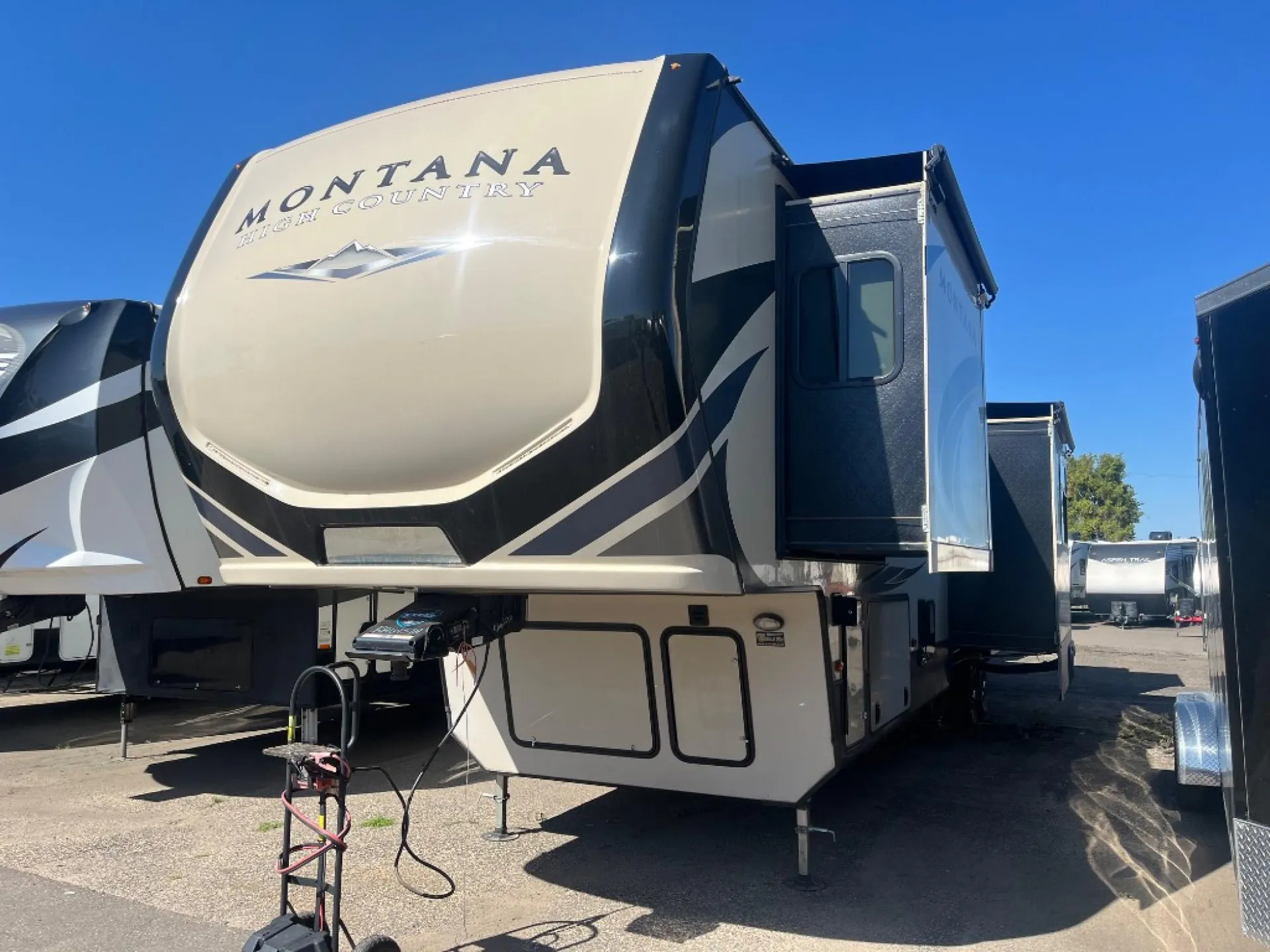 2019 Keystone Montana High Country 373RD - Photo 3