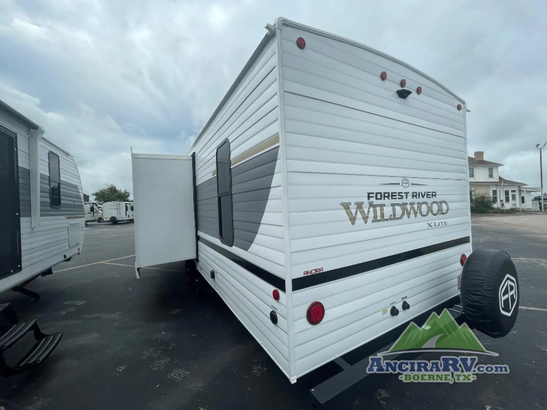 2027 Forest River RV Wildwood 273QBXL - Photo 4