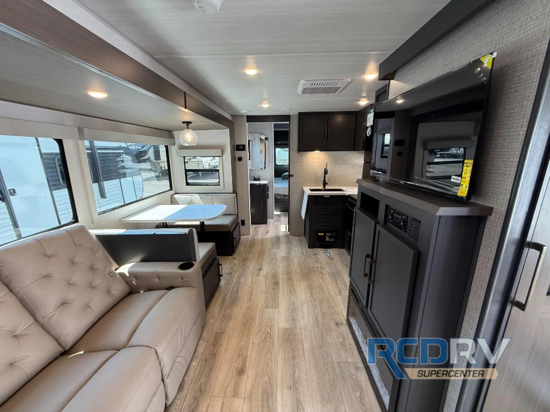 2027 Forest River Surveyor Legend 296QBLE - Photo 4