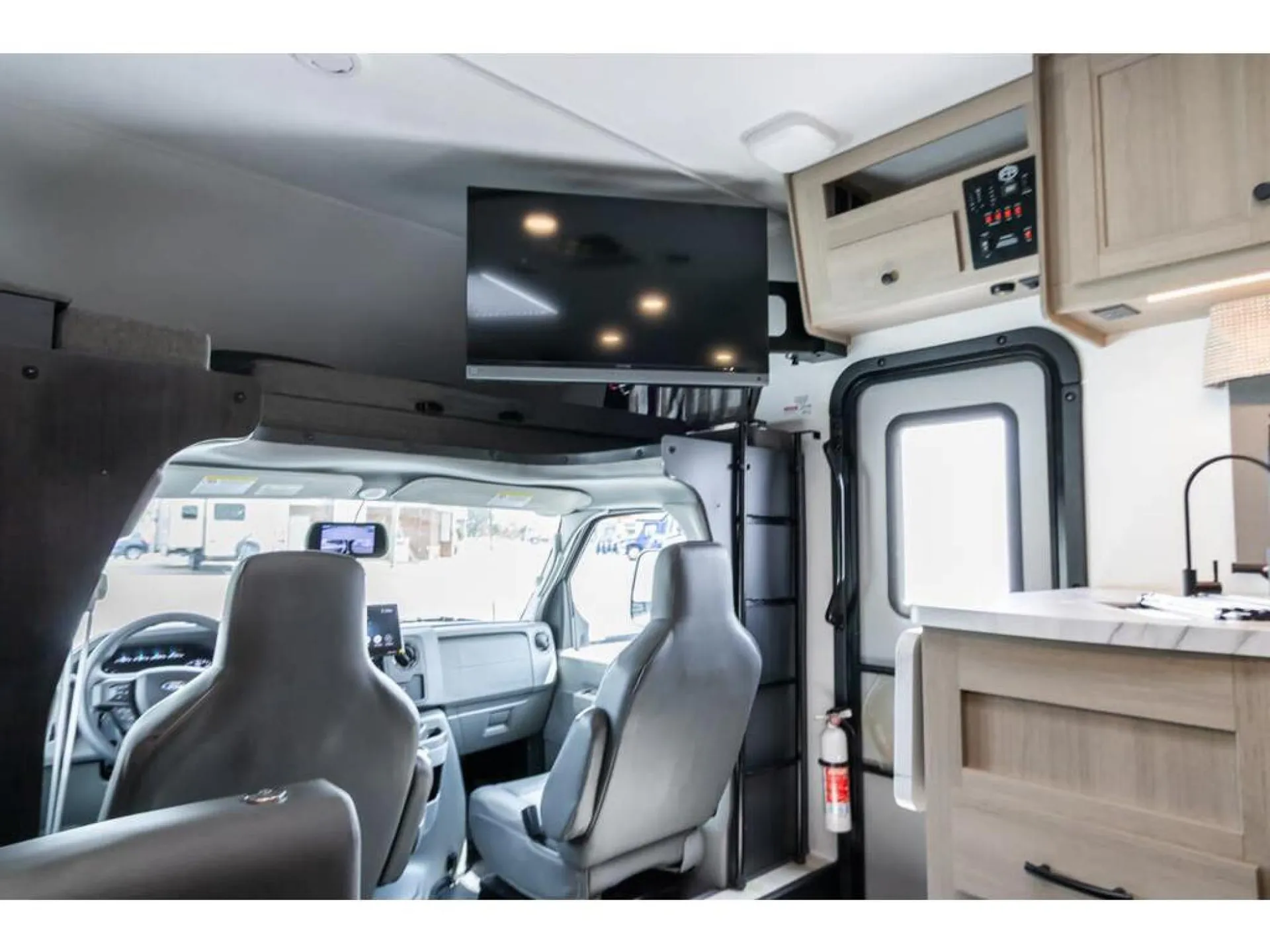 2025 Forest River Sunseeker Classic 2440DS - Photo 3